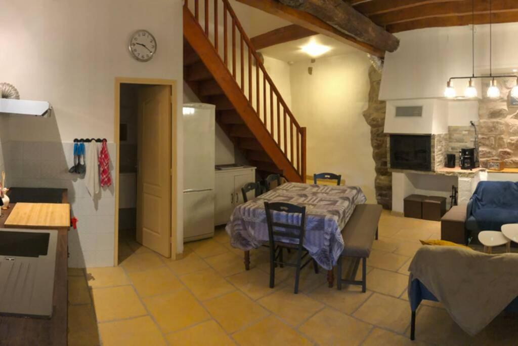 Les Maisons Du Conflent, Maisons Familiales En Pierre Au Coeur Des Remparts Villefranche-de-Conflent Esterno foto