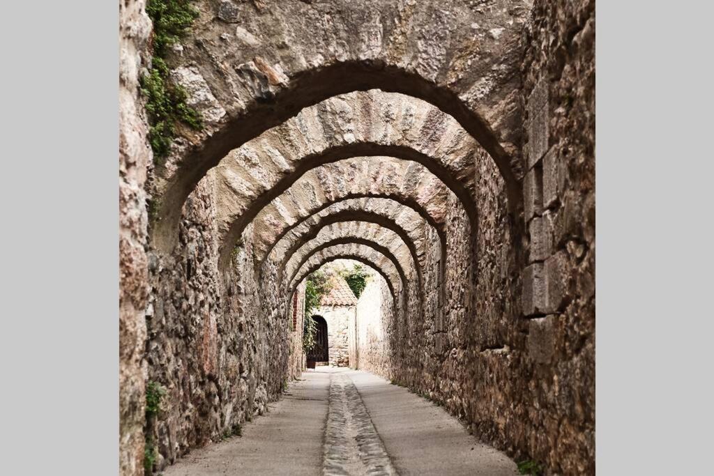 Les Maisons Du Conflent, Maisons Familiales En Pierre Au Coeur Des Remparts Villefranche-de-Conflent Esterno foto